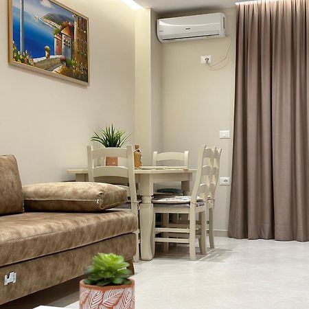 Beachfront Apartment With Balcony Vlorë 외부 사진