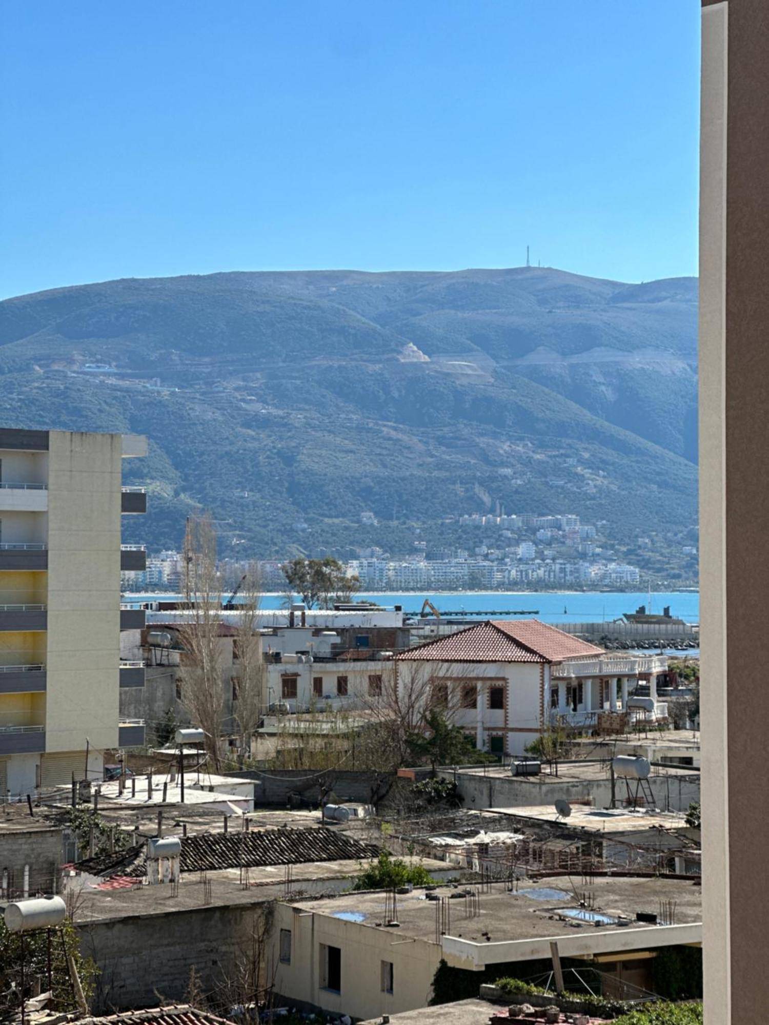 Beachfront Apartment With Balcony Vlorë 외부 사진