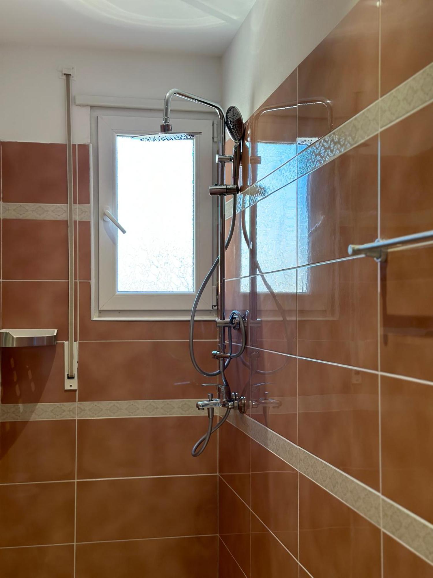 Beachfront Apartment With Balcony Vlorë 외부 사진
