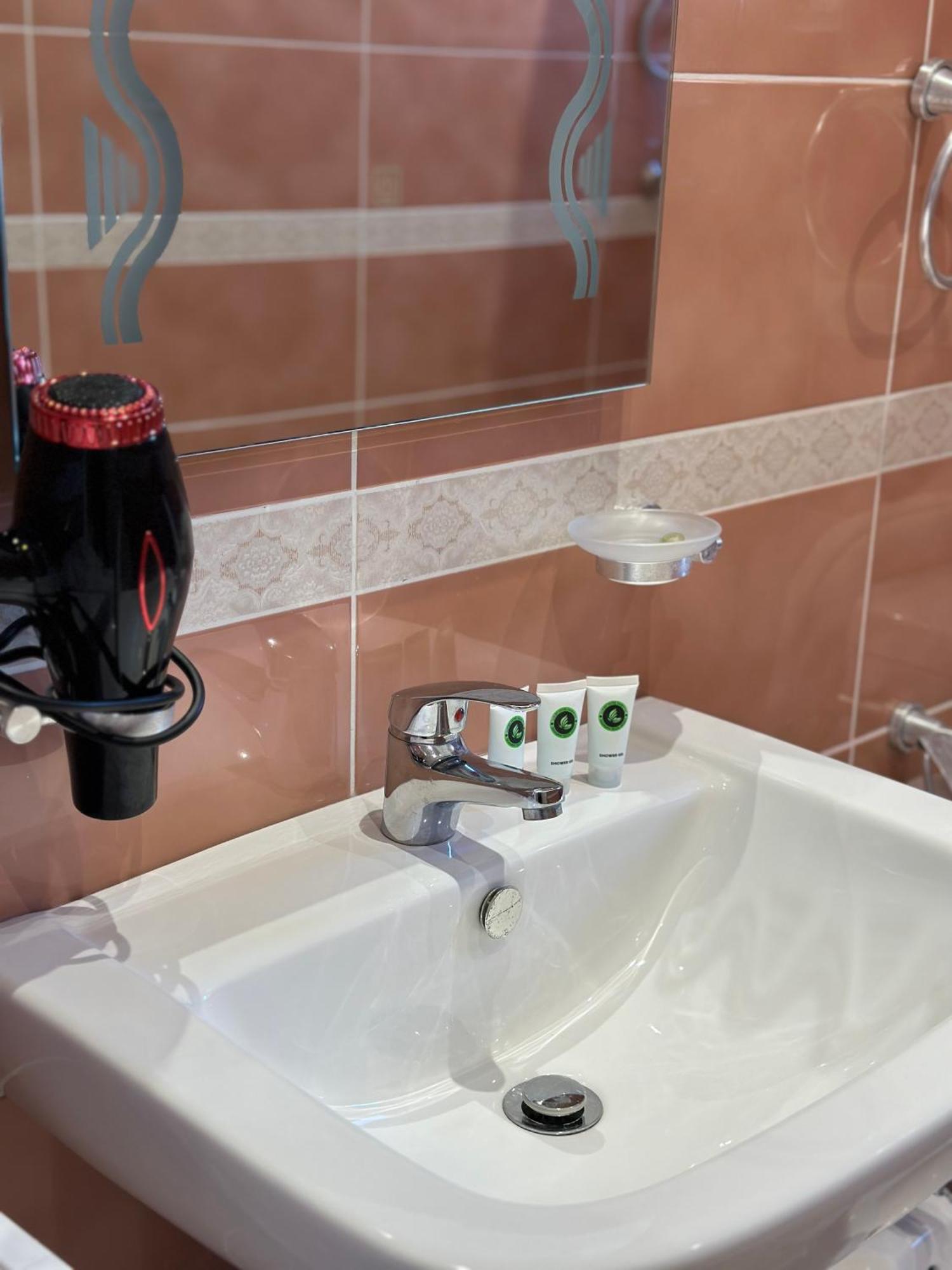 Beachfront Apartment With Balcony Vlorë 외부 사진